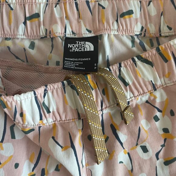 The North Face Shorts in Pink Moss - Size M - Picture 5 of 6